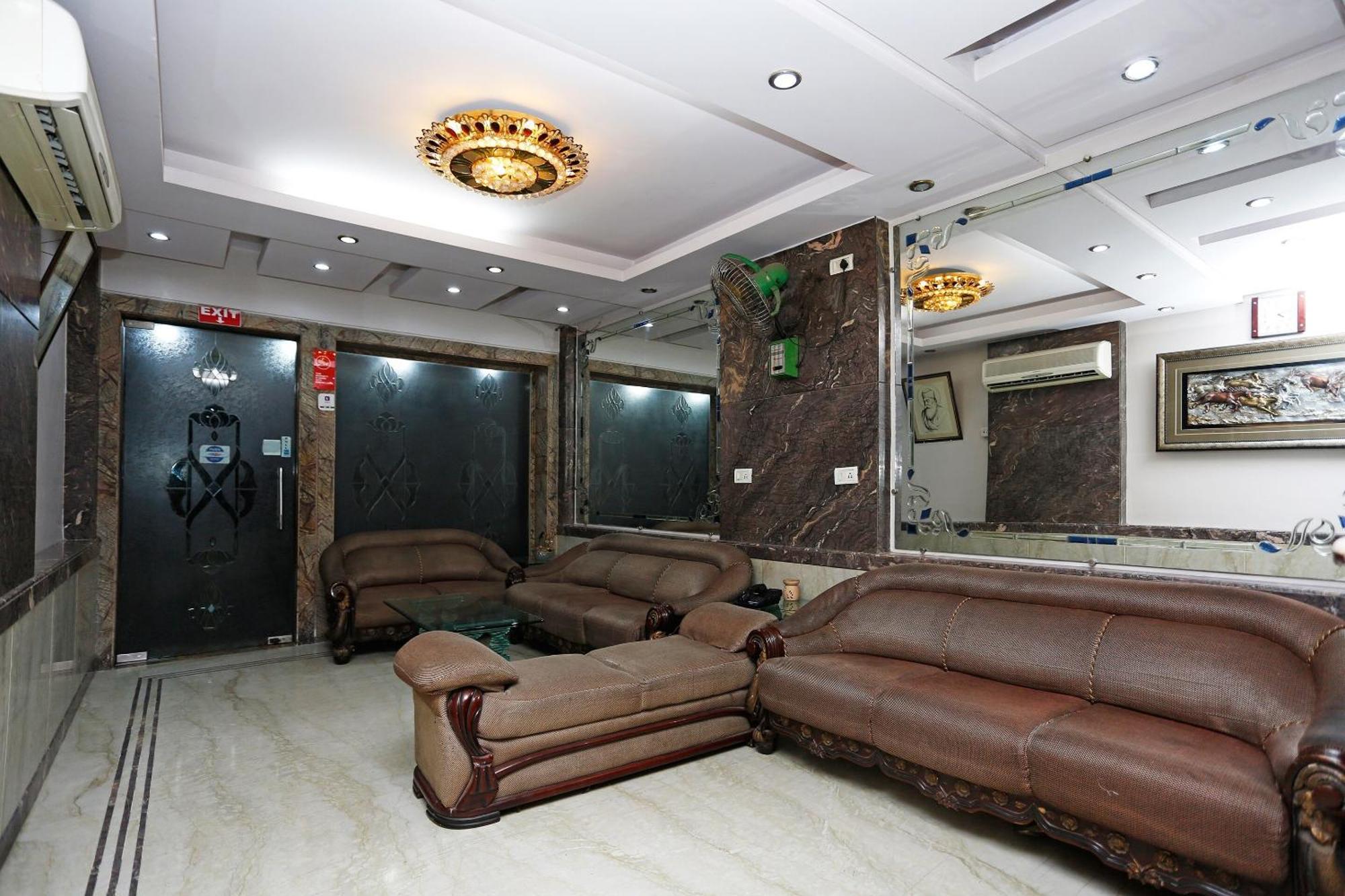 Hotel O Mid Town Дели Экстерьер фото