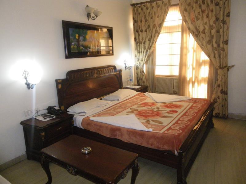 Hotel O Mid Town Дели Экстерьер фото