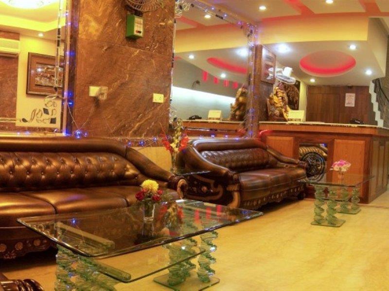 Hotel O Mid Town Дели Экстерьер фото